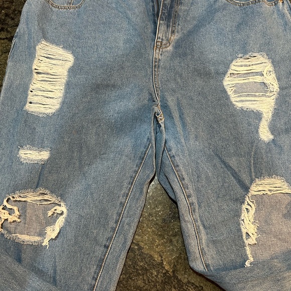FOREVER 21 Distressed Blue Denim Jeans - Picture 2 of 5